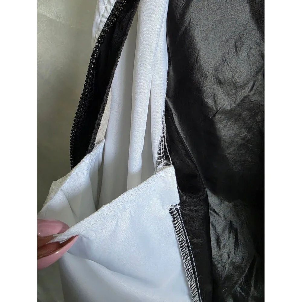 Nike VTG White Tag  Black and White Lightweight Vest Mens M